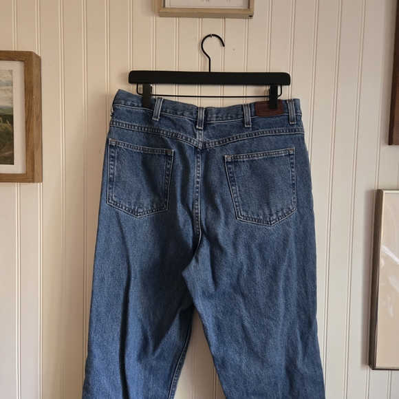 L.L Bean Men's Classic Fit 100% Cotton Blue Jeans - Picture 6 of 9